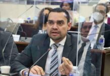 Tomás Zambrano denuncia “extorsión legislativa” del partido Libre y rechaza el comunicado de Luis Redondo