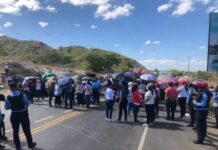 Docentes del departamento de Atlántida denuncian que el Gobierno les adeuda 43 días de pago