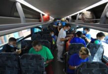 México ha encontrado a 49 migrantes secuestrados en un autobús; 19 son hondureños