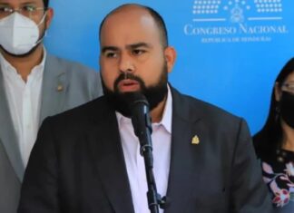 Jefe de bancada de Libre dice que esperan la convocatoria de Luis Redondo para la sesión del CN