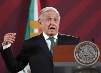 López Obrador dice que sería un «timbre de orgullo» ser considerado «no grato» por Perú