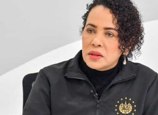 El Tribunal de Ética de El Salvador multa a la jefa de Gabinete de Bukele por corrupción