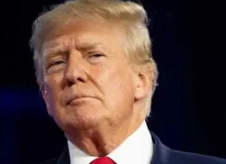 Donald Trump dice que la democracia está en regresión y la justicia tiene doble rasero en EE. UU.