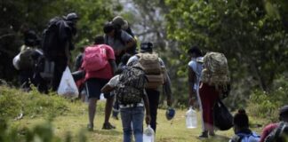 Nuevas políticas migratorias de EE. UU. han creado un cuello de botella en la frontera sur