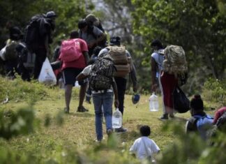 Nuevas políticas migratorias de EE. UU. han creado un cuello de botella en la frontera sur