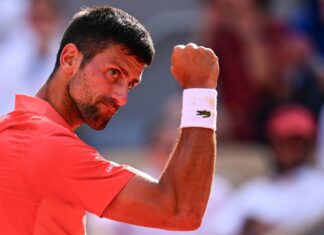 Novak Djokovic, primer finalista de Roland Garros tras derrotar a un disminuido Carlos Alcaraz