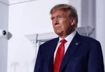 El fiscal encargado de los documentos clasificados de Trump pide aplazar el juicio