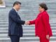 China autoriza la importación de café y plátanos hondureños durante la visita de la presidenta Castro