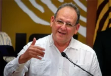 Gobierno quiere hacer relajo para desviar atención de problemas graves en el país, considera Fernando Anduray