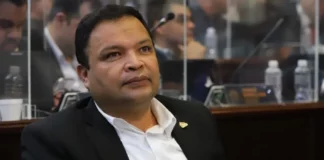 Julissa Villanueva debió saber que no trataría con “angelitos” y tuvo que hacer cambios en la estructura, señala diputado Dixon