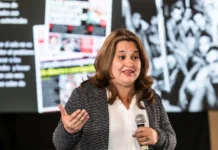 Son centenares de policías que están involucrados en actos de corrupción, acusa Julissa Villanueva