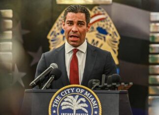 Alcalde de Miami se convierte en el primer hispano en la carrera presidencial de EE. UU.