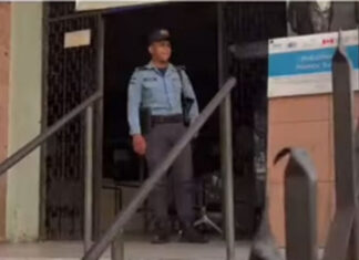 Centro de salud Alonso Suazo amanece bajo resguardo policial para evitar tomas de Colectivos de Libre