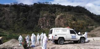 Entierran en cementerio humanitario 26 cadáveres no reclamados en Honduras