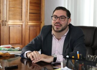 Jorge Cálix dice que la cantidad de diputados que tiene Honduras debería reducirse a la mitad