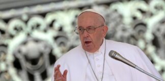Concluye sin complicaciones la operación de hernia abdominal del papa Francisco
