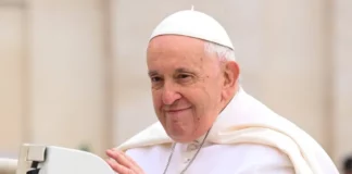 El posoperatorio del papa Francisco procede con normalidad en su segundo día ingresado