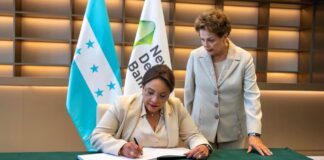 La presidenta de Honduras solicita formalmente en China unirse al banco de los BRICS