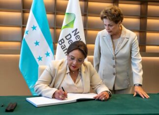 La presidenta de Honduras solicita formalmente en China unirse al banco de los BRICS
