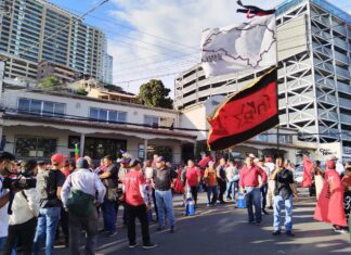 Colectivos de Libre agreden violentamente a participantes y organizadores de la marcha de las antorchas convocada por Sociedad Civil