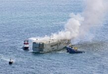 Un muerto y 16 heridos en un incendio en un buque de carga de coches en el Mar del Norte