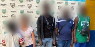 Autoridades hondureñas capturan a «coyote» con 5 migrantes de Ecuador y Senegal