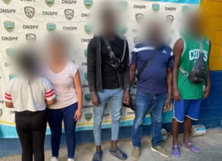 Autoridades hondureñas capturan a «coyote» con 5 migrantes de Ecuador y Senegal