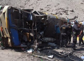 Al menos 12 muertos y 15 heridos en un accidente de bus en la sierra de Perú