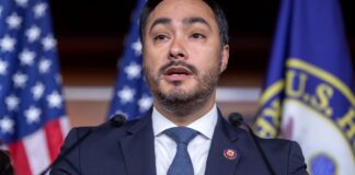 Congresistas de EE. UU. urgen a Biden acciones legales contra Texas por maltrato a migrantes