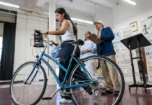Neoyorquinos donan bicicletas para que los inmigrantes puedan trabajar