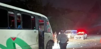 Hallan a 116 migrantes hacinados en autobús en Sonora, México
