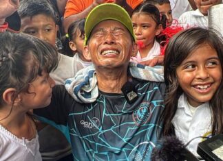 ¡Grande! Shin Fujiyama rompió en llanto tras culminar reto de carrera de 125 kms, para recaudar fondos para las escuelas hondureñas