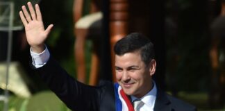 Santiago Peña asume como presidente de Paraguay