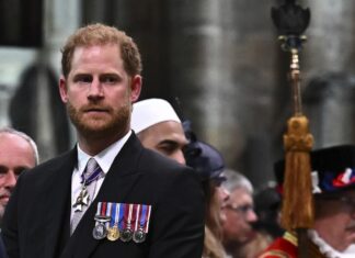 El duque de Sussex dice que afrontó el trauma de perder a su madre al volver de Afganistán