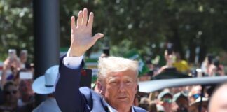 Una franco-canadiense es condenada a casi 22 años por mandar una carta envenenada a Trump