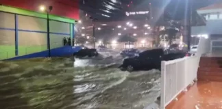 Lluvias torrenciales dejan calles inundadas y caos vial en San Pedro Sula