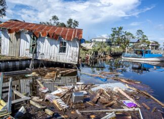 Florida se vuelca al rescate de personas y tareas de recuperación tras Idalia