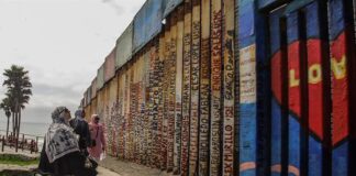 Activistas condenan renovación de muro fronterizo en la mexicana Tijuana