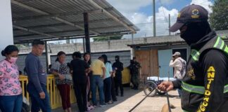 Agentes de la DLCN se unen en la inspección a visitantes de reclusos en cárceles del país