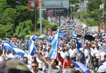 Miles de hondureños marchan en defensa de Honduras y contra el Gobierno de Xiomara Castro