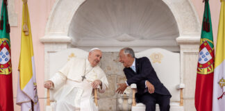 «El papa tiene ese espíritu latinoamericano imparable», dice el presidente de Portugal