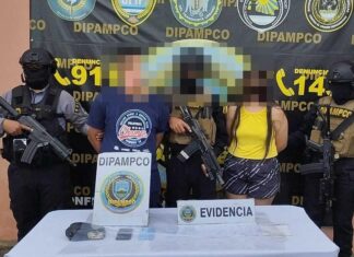 Pareja de extorsionadores aterrorizaba a residentes de Tegucigalpa con violentas amenazas «Más les vale ya tener mi dinero o les quemo la casa»