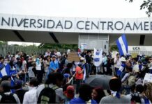 Estudiantes alarmados tras ser congeladas las cuentas de la universidad UCA en Nicaragua