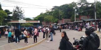 Estudiantes se toman instalaciones de la UNAH en rechazo a reelección de las autoridades