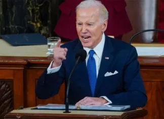 Biden firma una declaración de emergencia para ayudar a Florida ante la llegada de Idalia