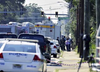 Un supremacista blanco mata a tres personas en un tiroteo en Florida y luego se suicida