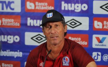 Comisión de disciplina sanciona a Pedro Troglio con tres partidos de suspensión y una multa de L. 10,000