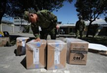Avanza la distribución de paquetes electorales para los comicios de Ecuador