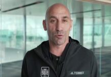 Luis Rubiales pide disculpas por el beso a Jenni Hermoso