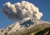 Una nueva explosión del volcán peruano Ubinas emite cenizas a 3.000 metros de altura